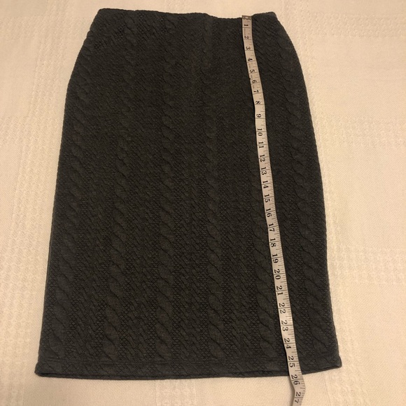 Beautiful stretchy skirt! - Picture 7 of 10